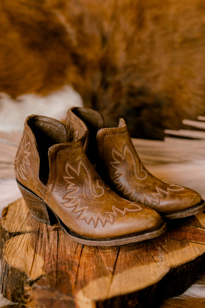 Ariat Dixon Ankle Boots [Distressed Brown] R-Toe