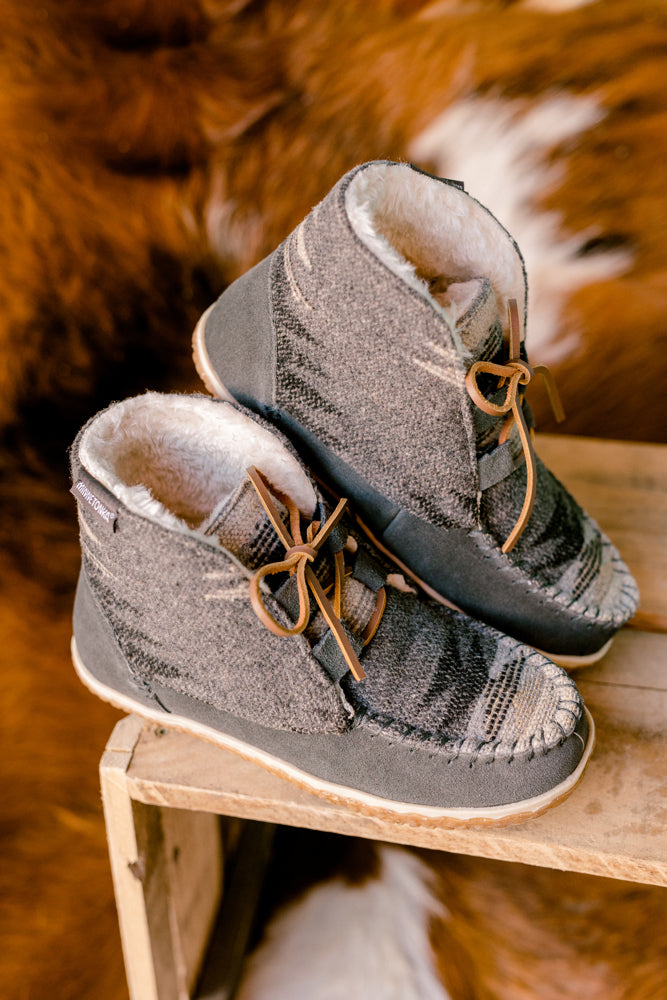 Minnetonka Torrey Moccasin Boots [Grey Aztec]