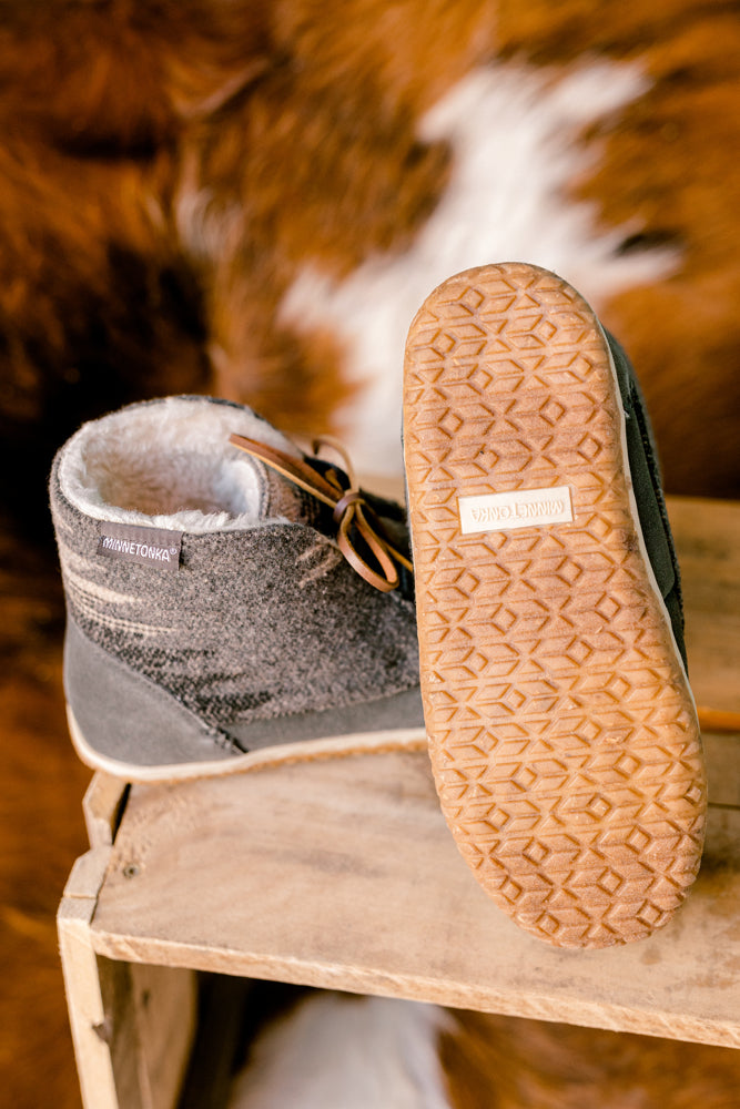 Minnetonka Torrey Moccasin Boots [Grey Aztec]
