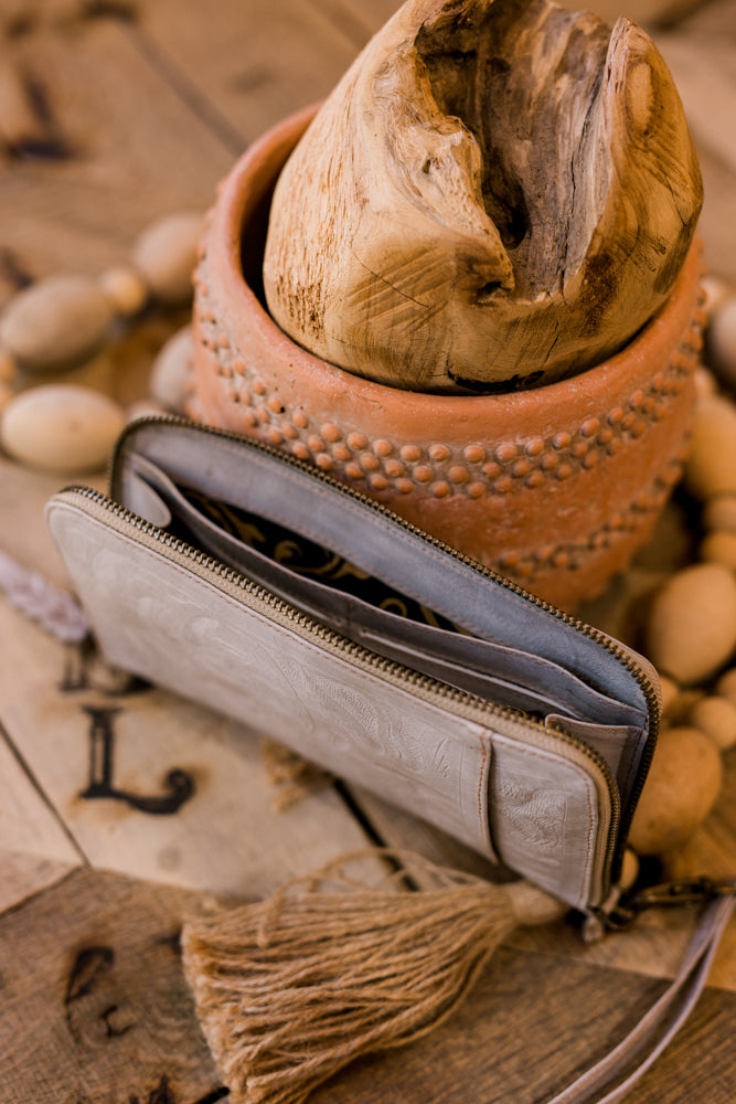 Mathis Tooled Leather Organized Wristlet [Bone]